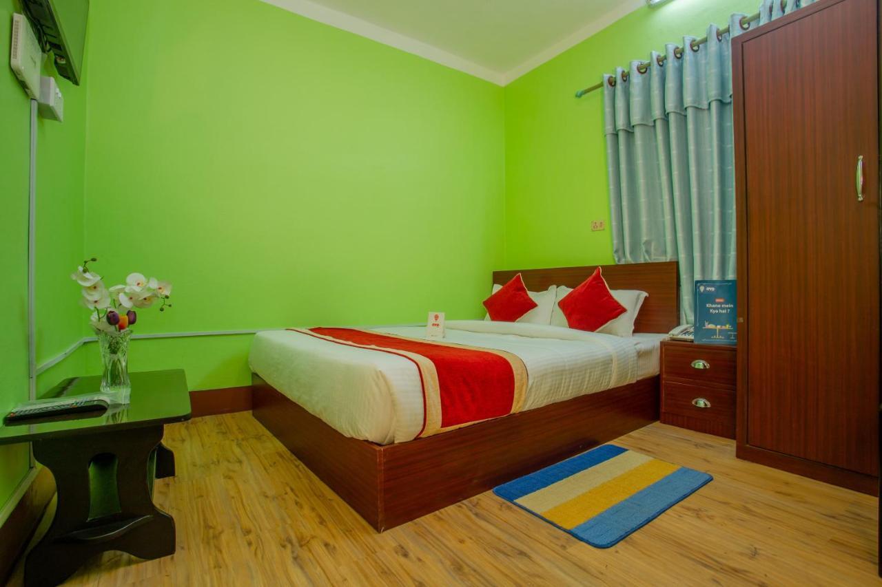 Oyo 146 Somewhere Hotel & Resturant Kathmandu Exterior foto